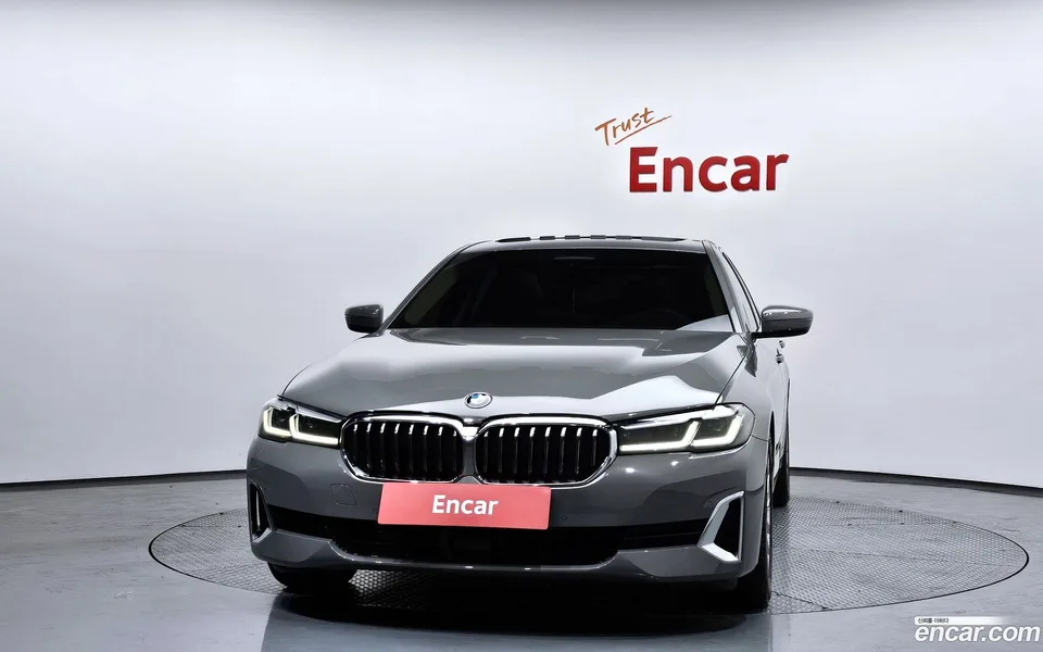 BMW 5 Series 520i 2022 — миниатюра 3