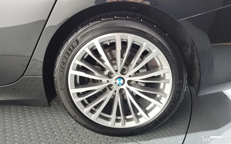 BMW 3 Series 320i 2022 — миниатюра 5