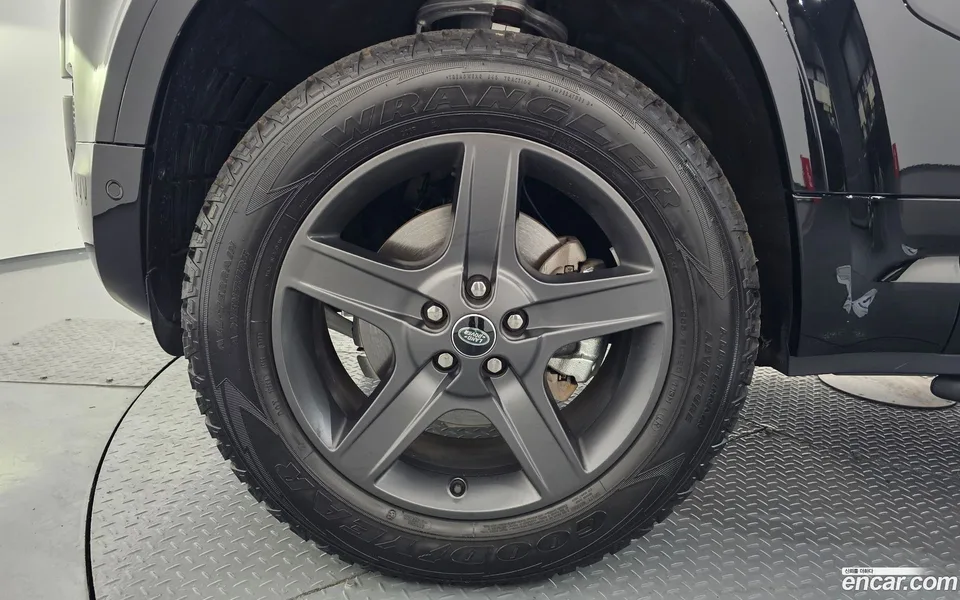 Land Rover Defender 90 D250 X- SE 2025 — миниатюра 5
