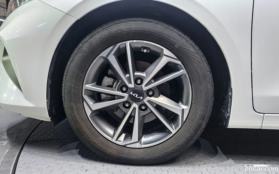 Kia K3 1.6 2023 — миниатюра 5