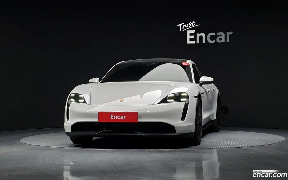 Porsche Taycan 2023 — миниатюра 3