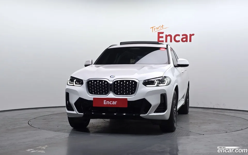 BMW X4 xDrive20i M 2023 — миниатюра 3