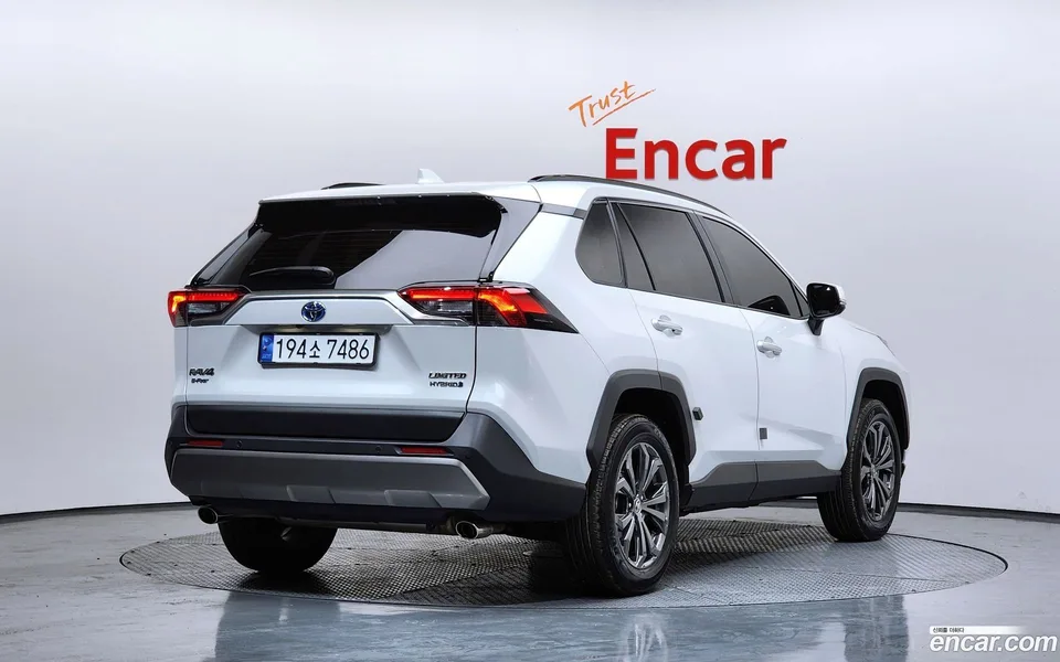 Toyota RAV4 2.5 4WD LTD 2023 — миниатюра 2