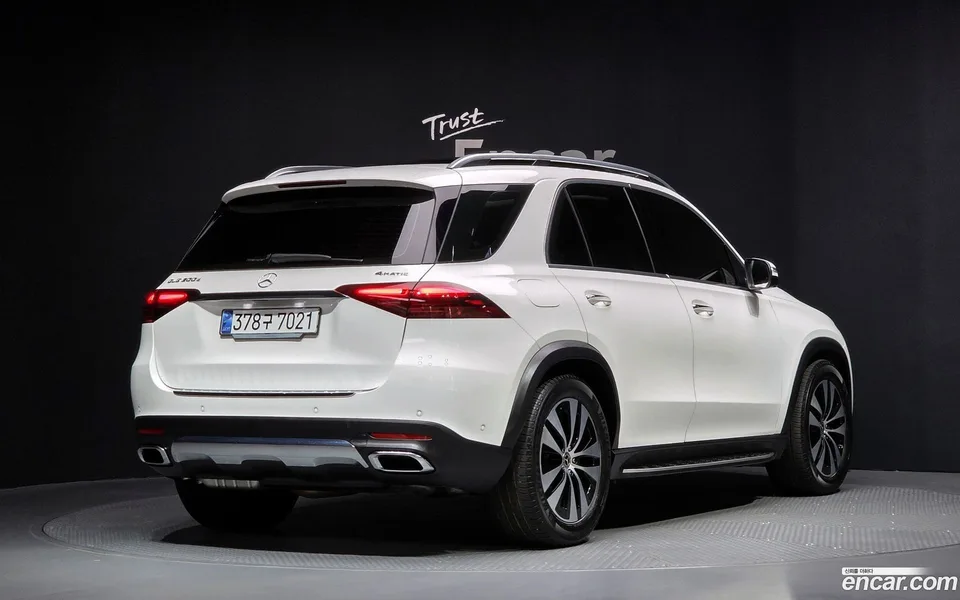 Mercedes-Benz GLE-Class GLE300d 4MATIC 2024 — миниатюра 2