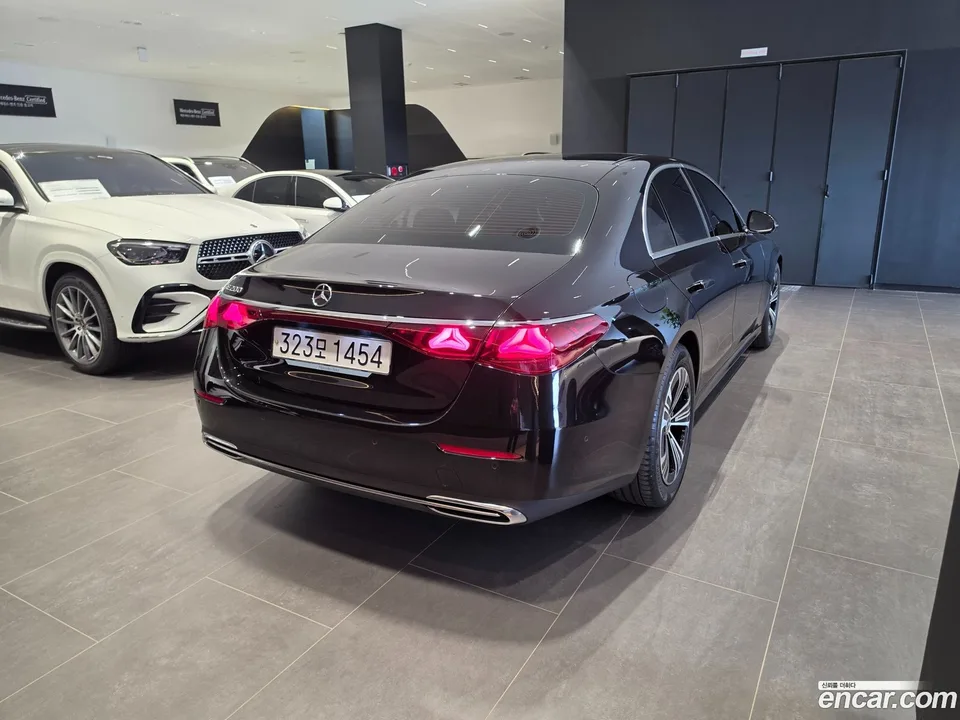 Mercedes-Benz E-Class E200 2025 — миниатюра 2