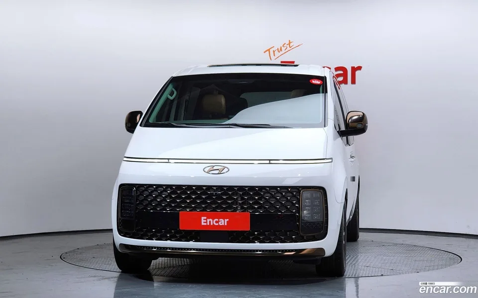 Hyundai Staria 4WD 7 2022 — миниатюра 3