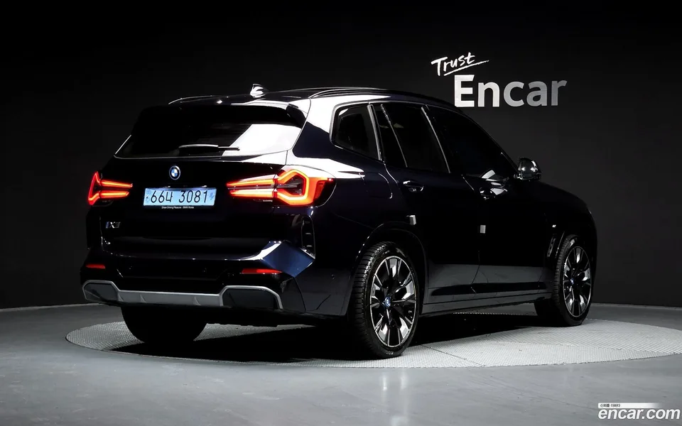BMW iX3 M 2023 — миниатюра 2