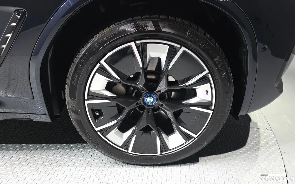 BMW iX3 M 2023 — миниатюра 5