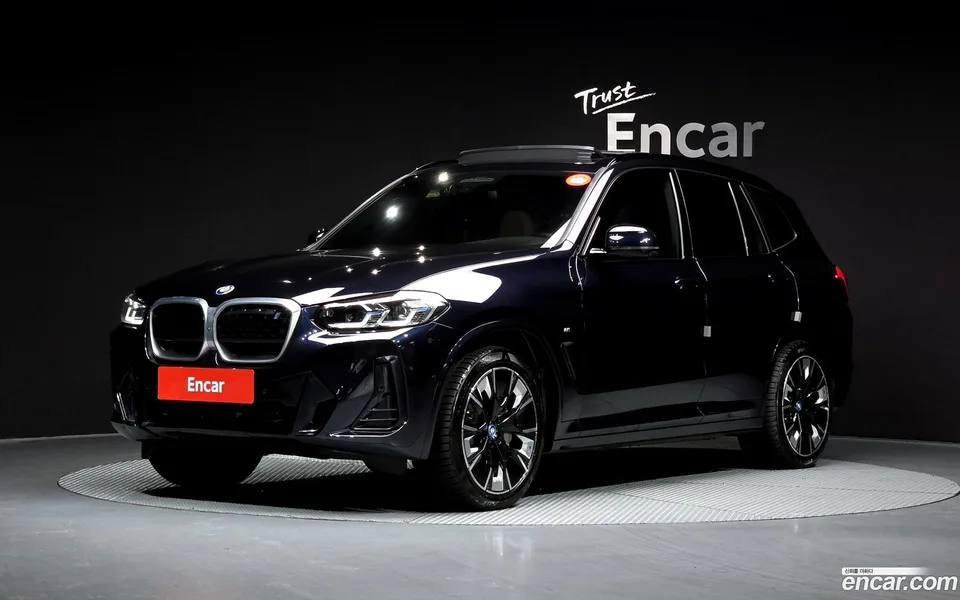 BMW iX3 M 2023 — фото 1, купить с доставкой в Москву