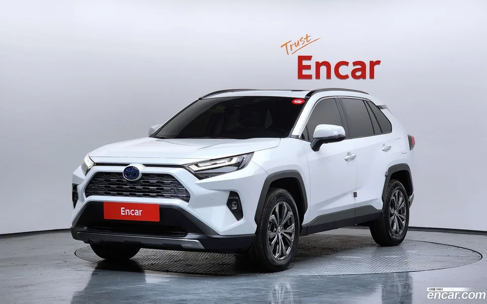 Toyota RAV4 2.5 4WD LTD 2023 — фото 1, купить с доставкой в Москву