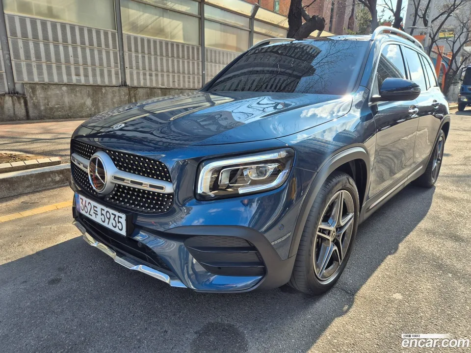 Mercedes-Benz GLB-Class GLB250 4MATIC 2023 — фото 1, купить с доставкой в Москву
