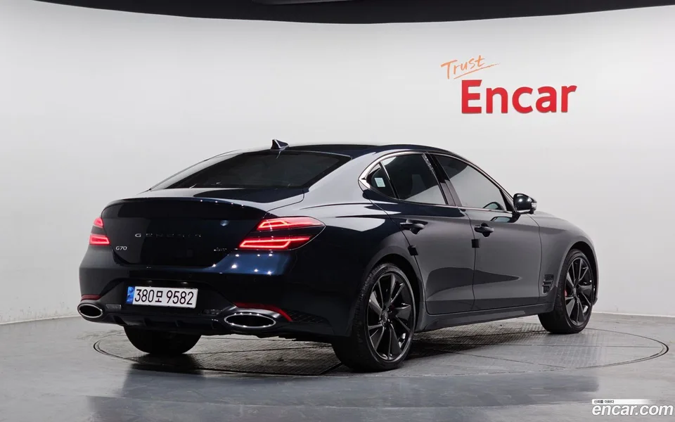Genesis G70 2.0T 4WD 2022 — миниатюра 2