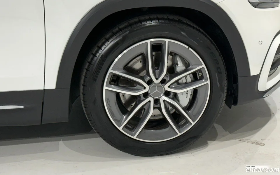 Mercedes-Benz GLB-Class AMG GLB35 4MATIC 2025 — миниатюра 5