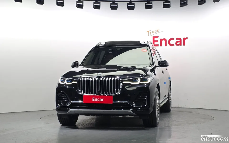 BMW X7 xDrive 40i 7 2022 — миниатюра 3
