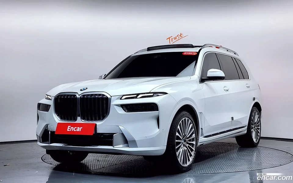 BMW X7 xDrive 40d 6 2023 — фото 1, купить с доставкой в Москву