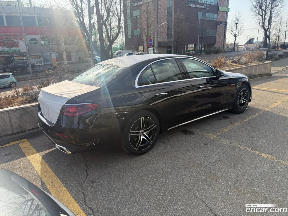 Mercedes-Benz E-Class E200 AMG Line 2026 — миниатюра 2