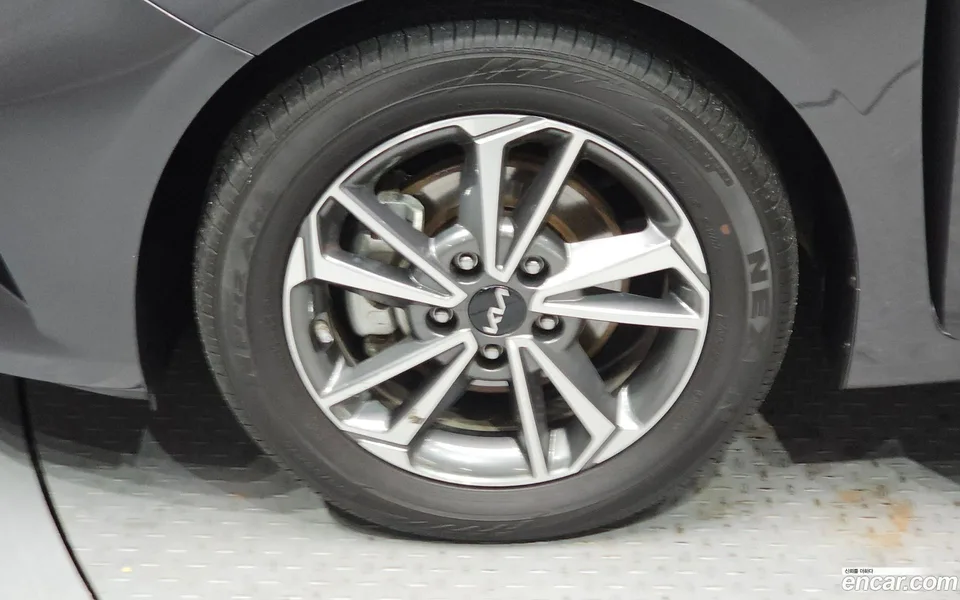 Kia K3 1.6 2023 — миниатюра 5