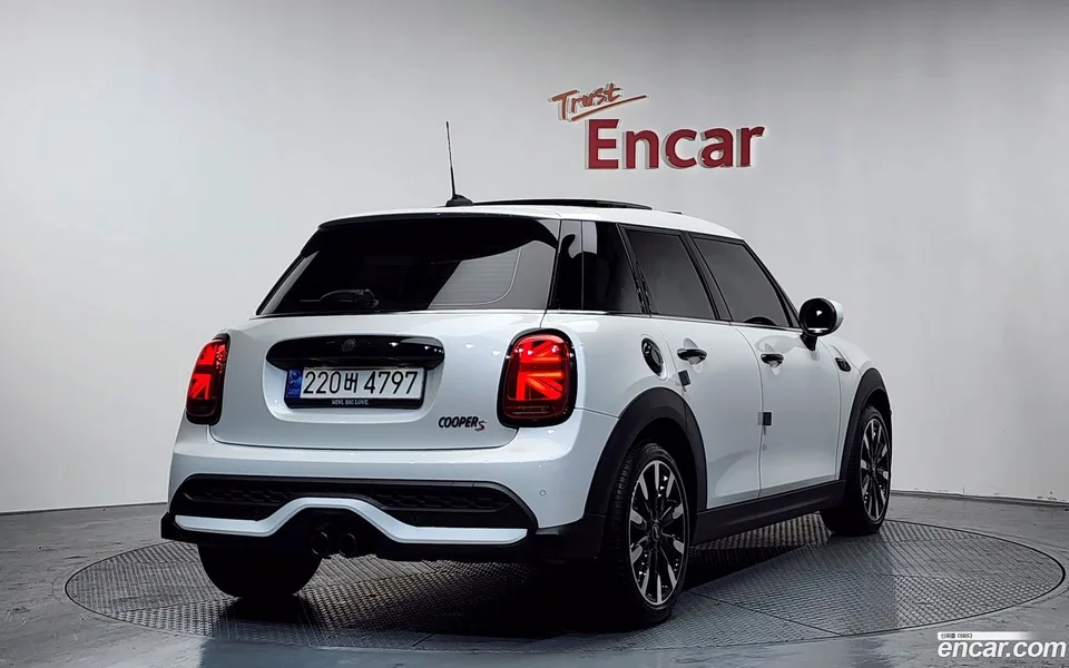 MINI Cooper S 2023 — миниатюра 2