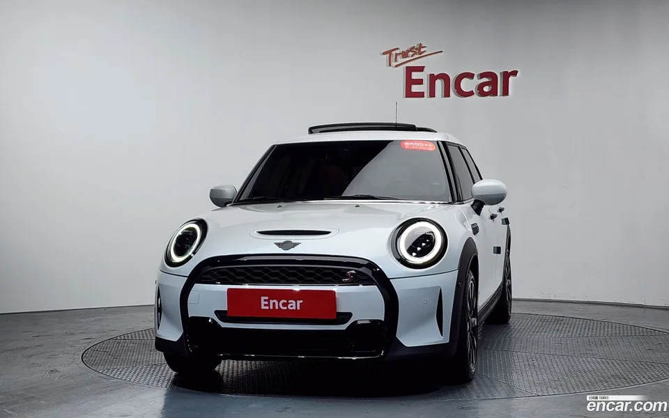 MINI Cooper S 2023 — миниатюра 3