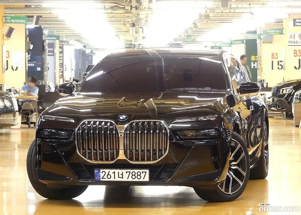 BMW 7 Series 740d xDrive M 2025 — миниатюра 3