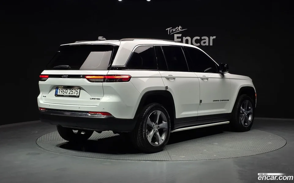 Jeep Grand Cherokee 3.6 2023 — миниатюра 2