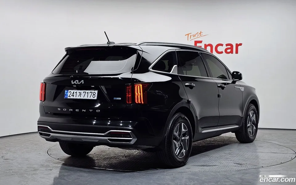 Kia Sorento HEV 1.6 2WD 2022 — миниатюра 2