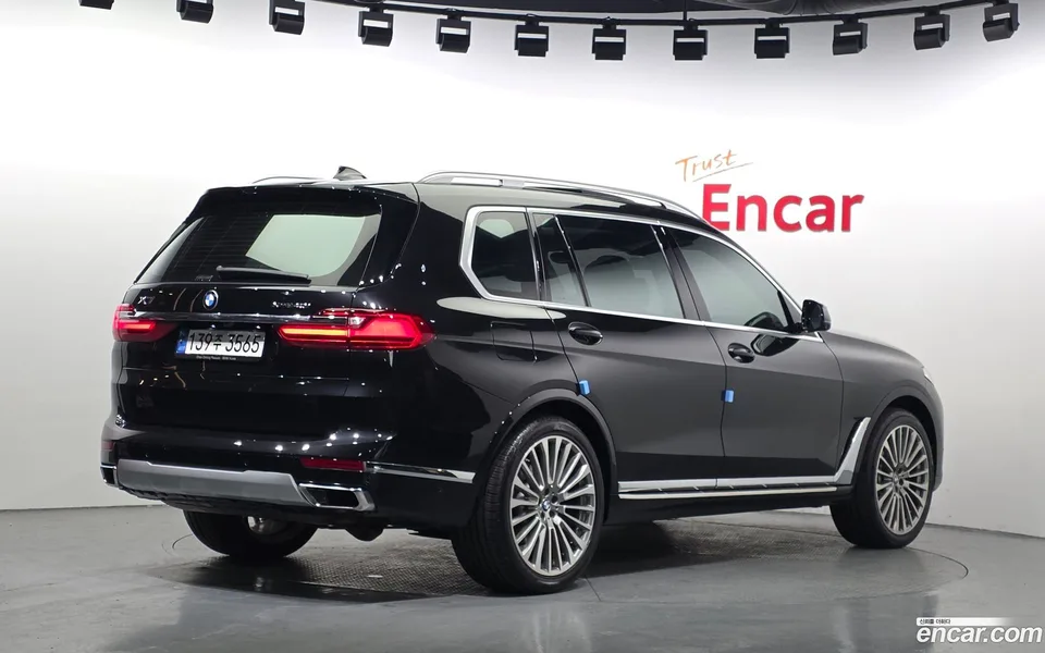 BMW X7 xDrive 40i 7 2022 — миниатюра 2