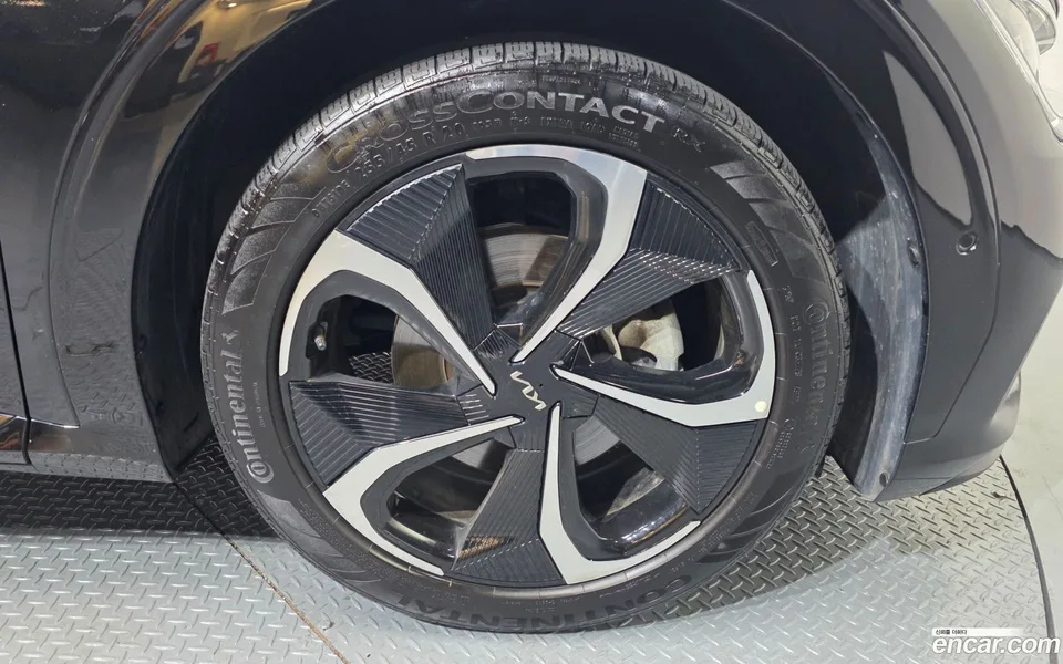 Kia EV6 2023 — миниатюра 5