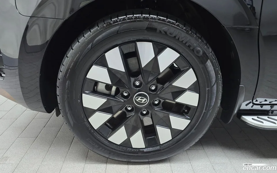 Hyundai Staria 9 2024 — миниатюра 5