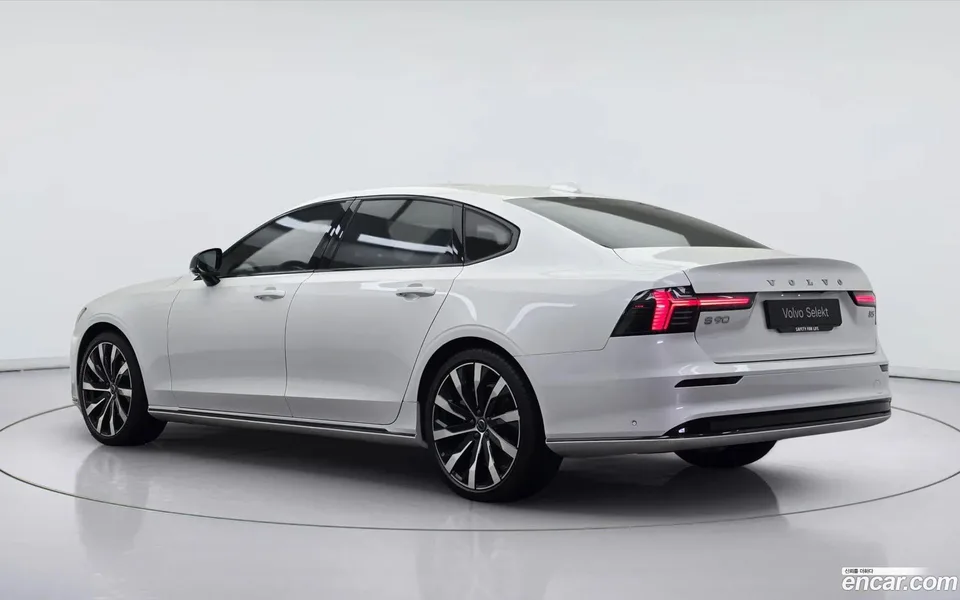 Volvo S90 B5 2025 — миниатюра 2