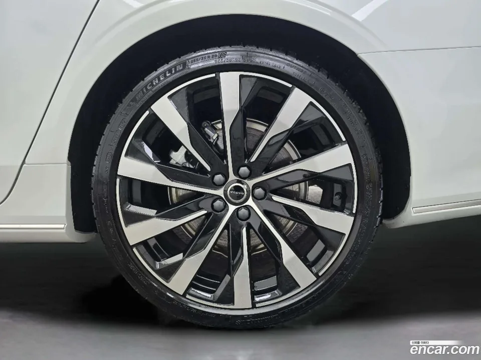 Volvo S90 B5 2025 — миниатюра 5