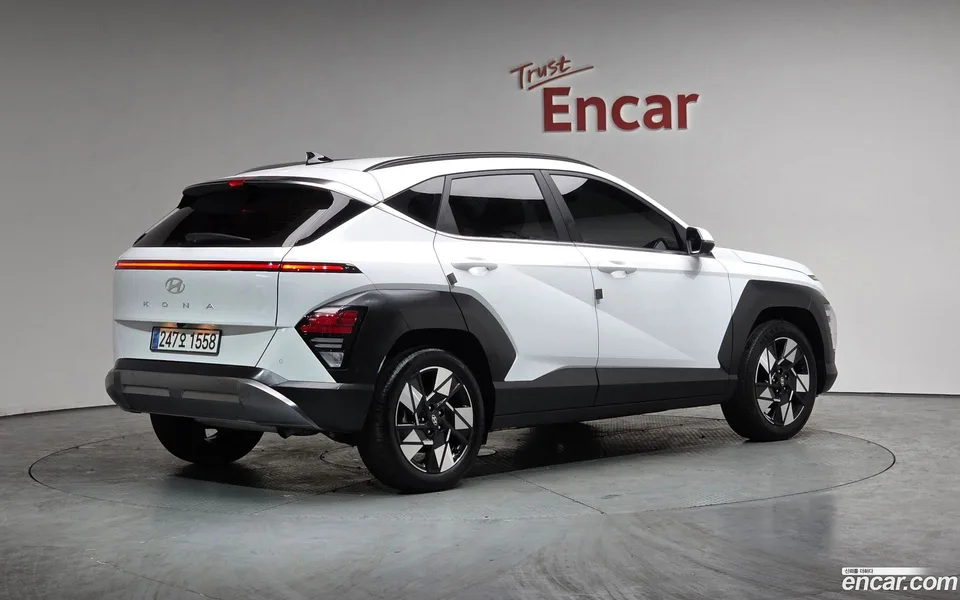 Hyundai Kona Hybrid 2023 — миниатюра 2