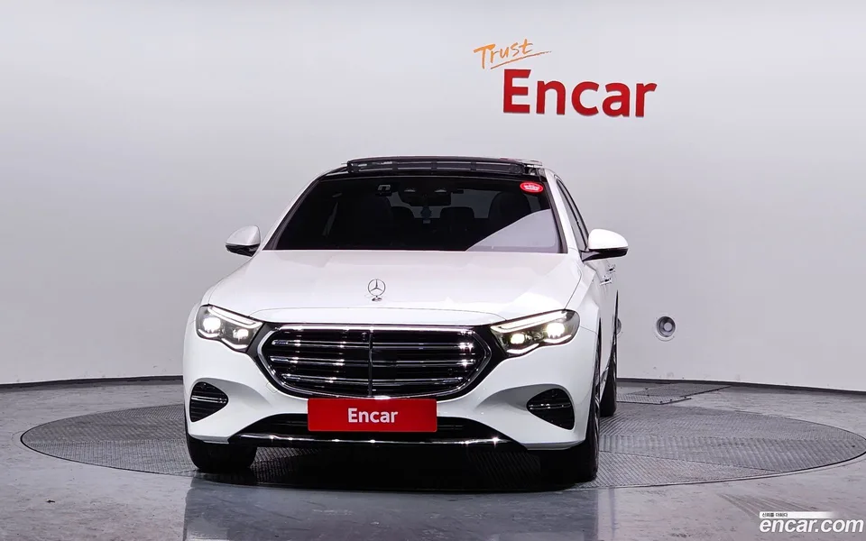 Mercedes-Benz E-Class E300 4MATIC 2024 — миниатюра 3