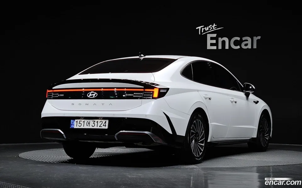 Hyundai Sonata The Edge Hybrid 2023 — миниатюра 2