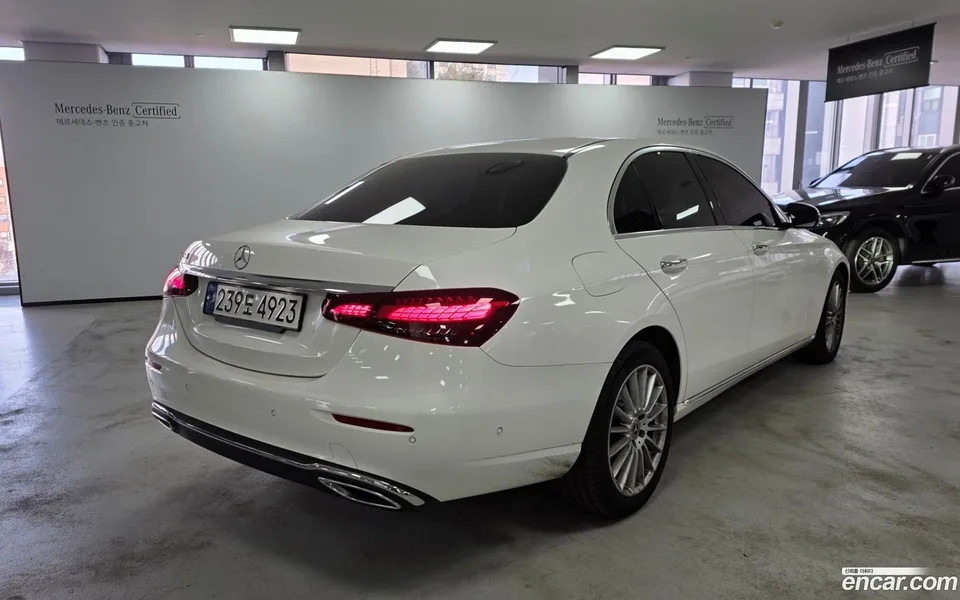 Mercedes-Benz E-Class E250 2023 — миниатюра 2
