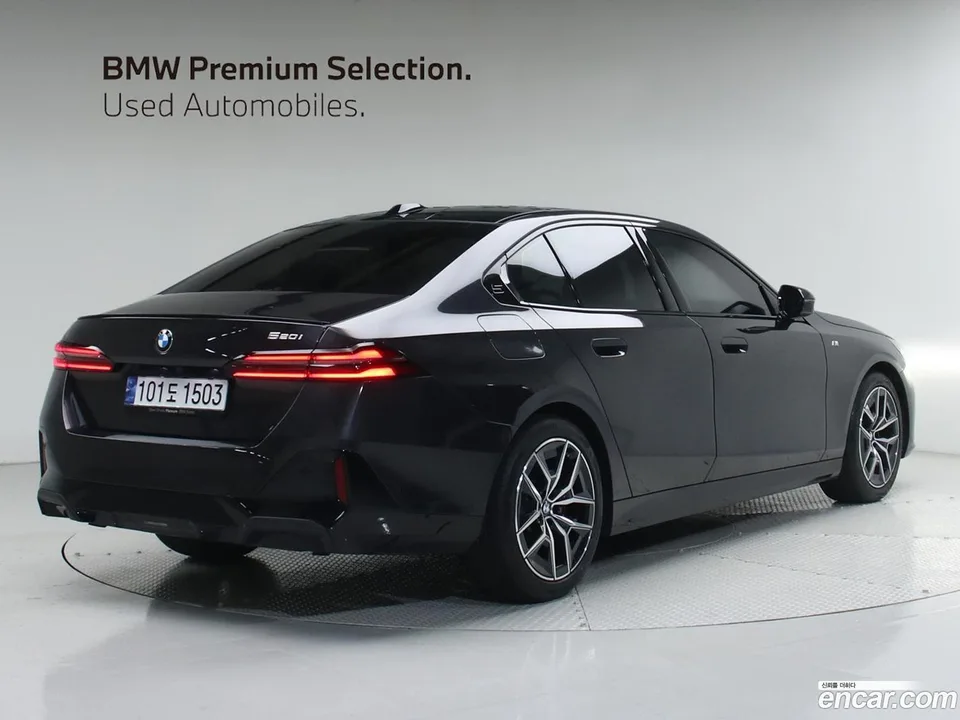 BMW 5 Series 520i 2024 — миниатюра 2
