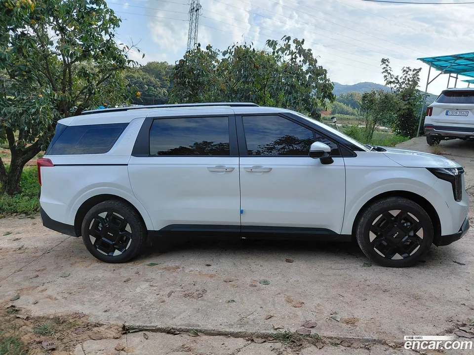 Kia Carnival HEV 9 2025 — миниатюра 3