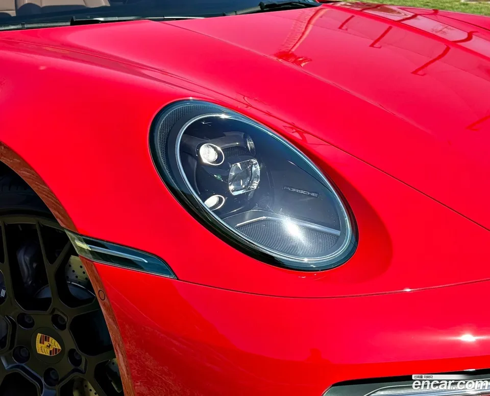 Porsche 911 (992) 2022 — миниатюра 2