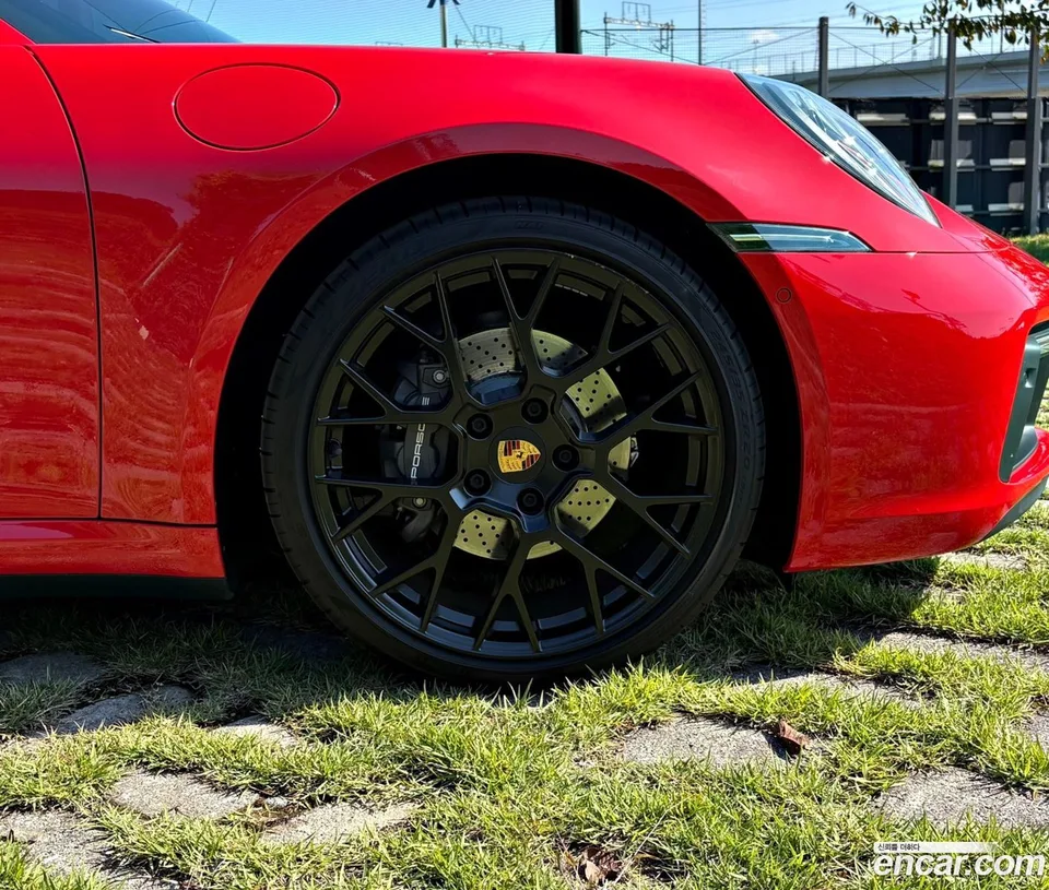Porsche 911 (992) 2022 — миниатюра 5