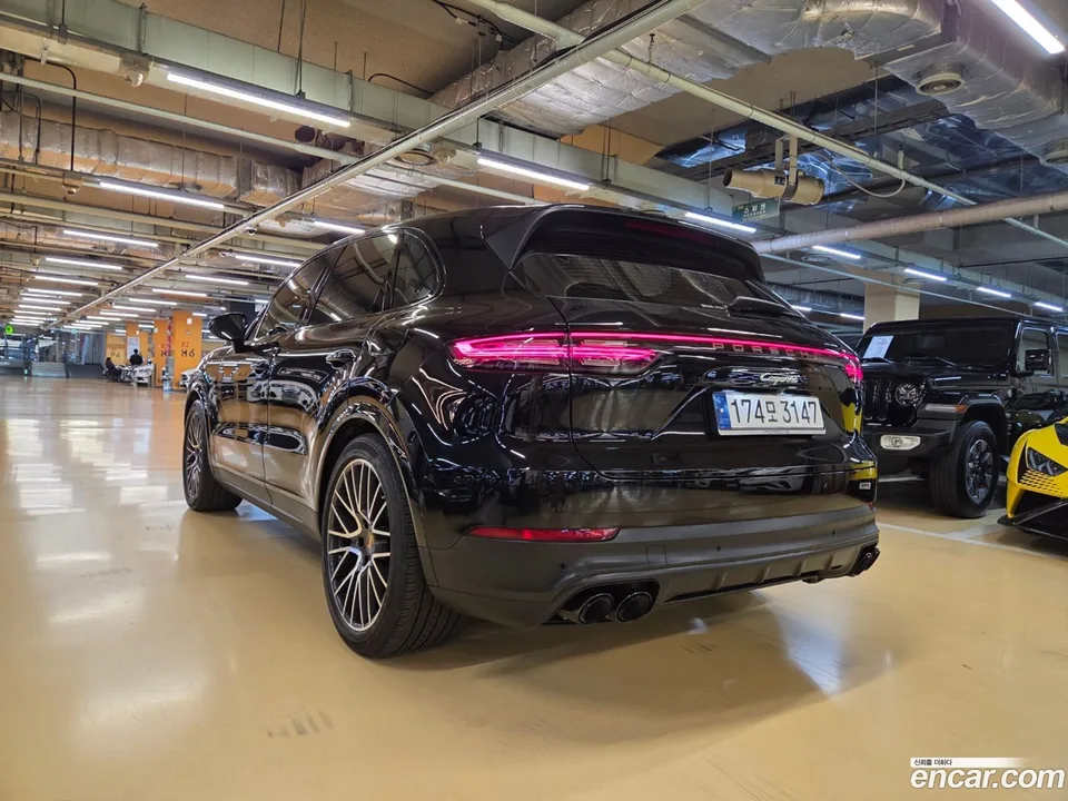 Porsche Cayenne 3.0 E- 2022 — миниатюра 3
