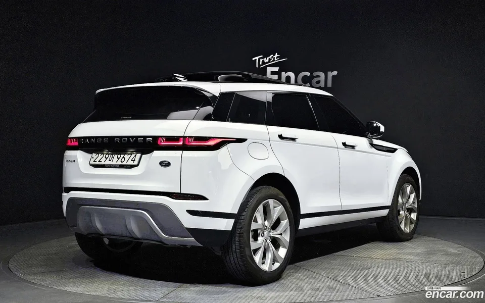 Land Rover Range Rover Evoque P250 SE 2022 — миниатюра 2