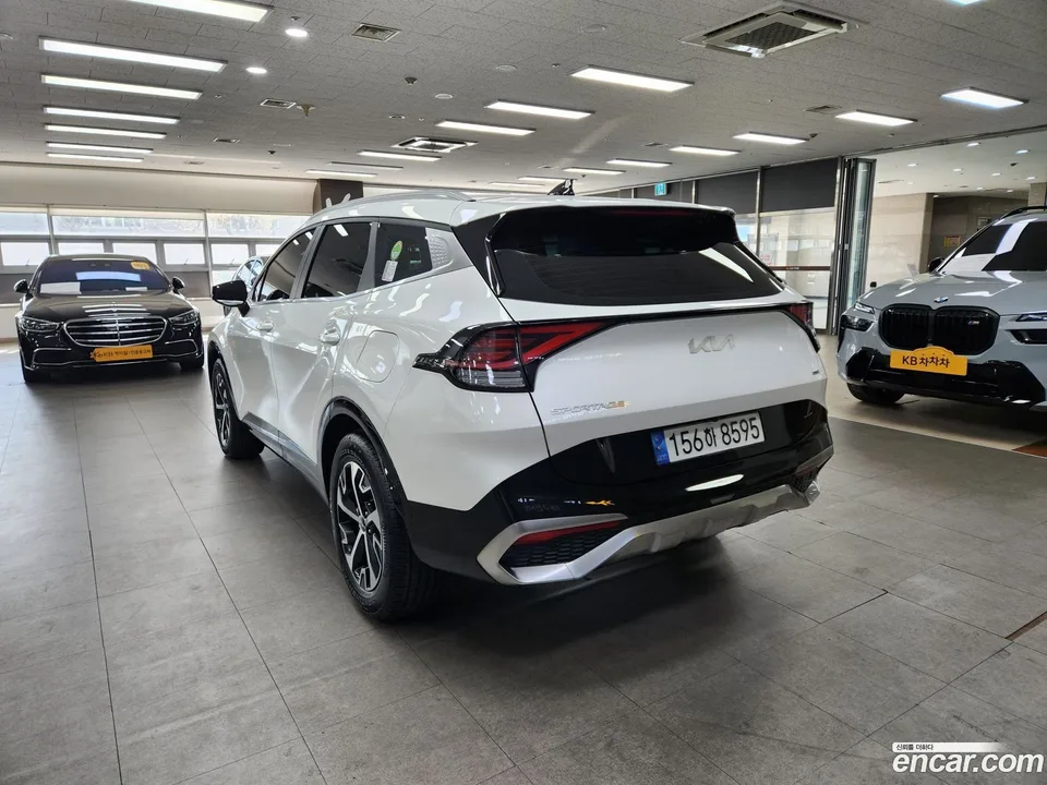 Kia Sportage Hybrid 2WD 2023 — миниатюра 2