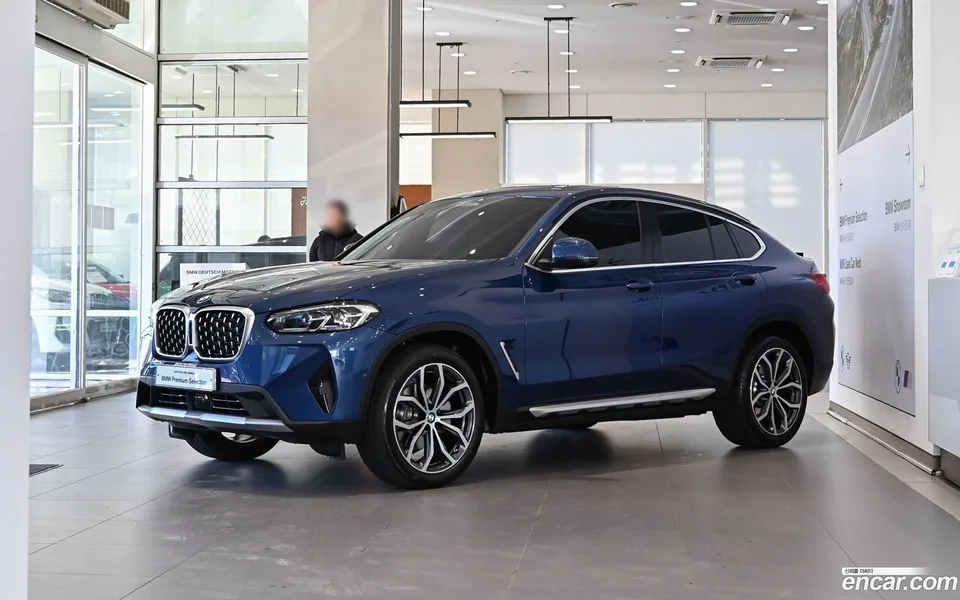 BMW X4 xDrive20i xLine 2025 — фото 1, купить с доставкой в Москву
