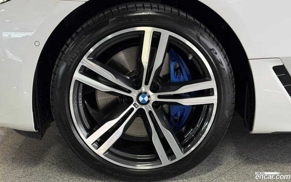 BMW 6 Series GT 630i xDrive M 2024 — миниатюра 5