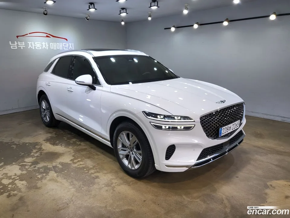Genesis GV70 2.5T 2WD 2023 — миниатюра 2