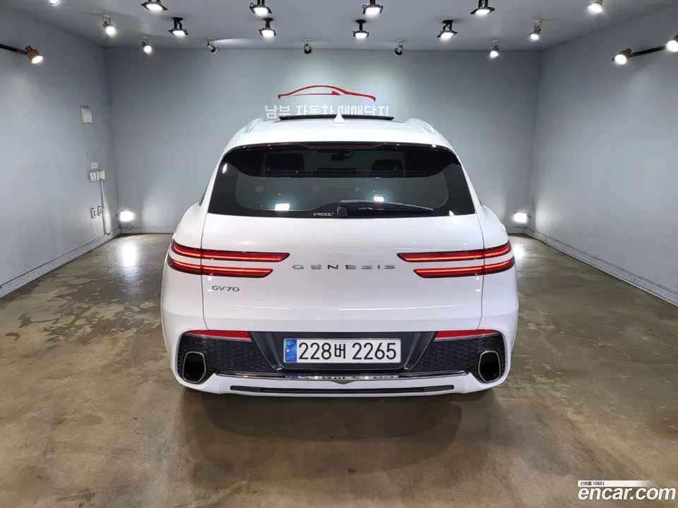 Genesis GV70 2.5T 2WD 2023 — миниатюра 5