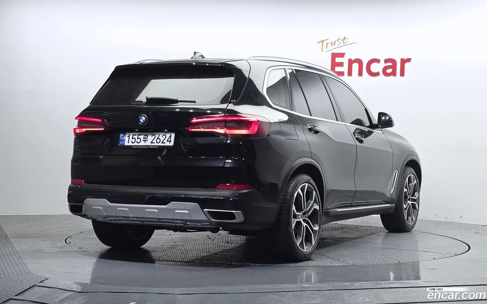 BMW X5 xDrive 40i xLine 2022 — миниатюра 2