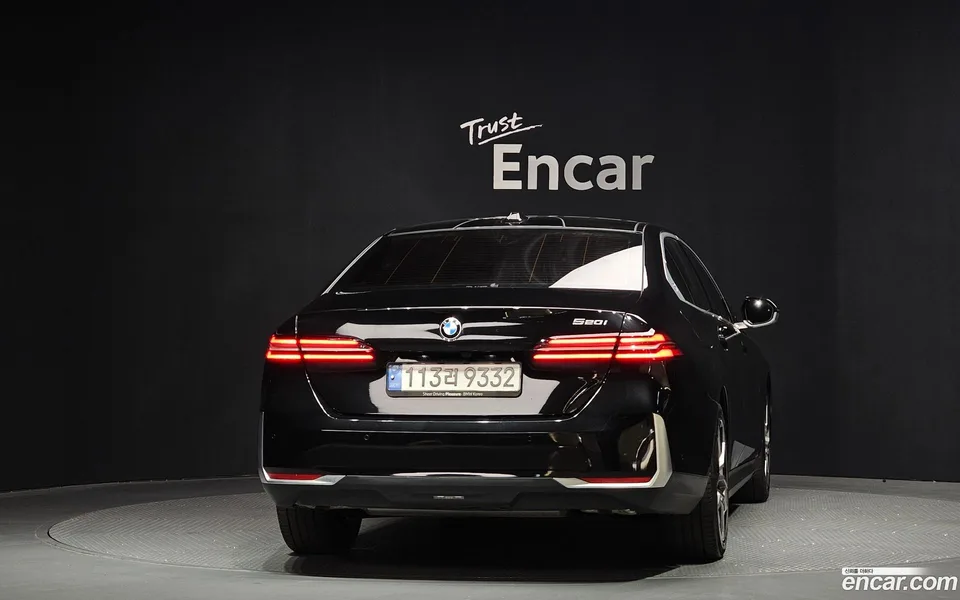 BMW 5 Series 520i 2024 — миниатюра 4