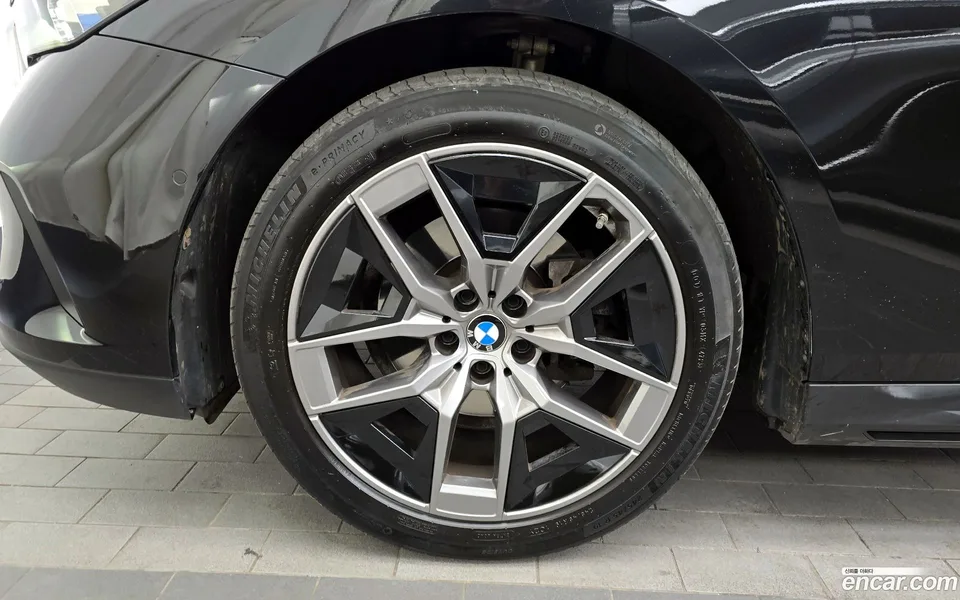 BMW 5 Series 520i 2024 — миниатюра 5