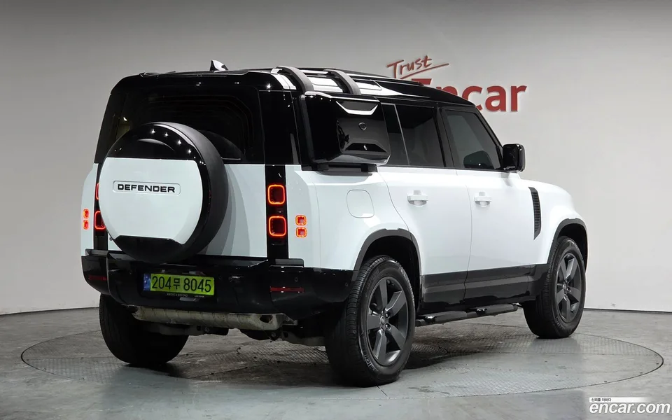 Land Rover Defender 110 P300 X- SE 2024 — миниатюра 2
